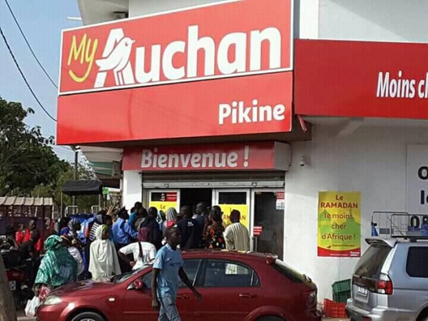 Polémique autour de la politique d’Auchan : les consuméristes sèment la discorde