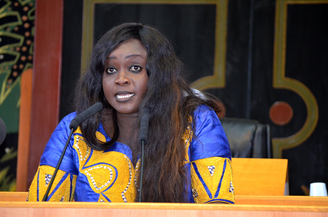 Fatou THIAM : Hier dénigreuse, aujourd’hui bouclière de Macky SALL