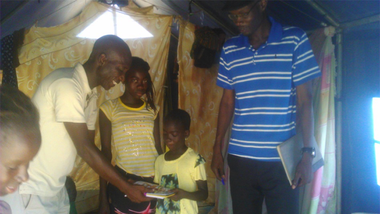 EDUCATION : AVECC offre des fournitures aux enfants de Khar Yalla EDUCATION : AVECC offre des fournitures aux enfants de Khar Yalla