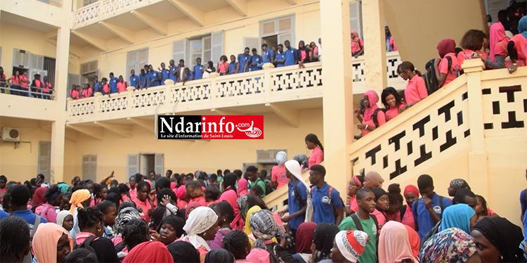 Direct - Saint-Louis : les étudiants du privé assiègent les lycées (vidéo) Direct - Saint-Louis : les étudiants du privé assiègent les lycées (vidéo)