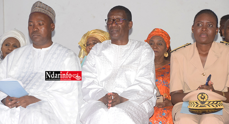 ENRÔLEMENT DANS LA CMU : Mary Teuw NIANE inscrit 10.000 élèves de Saint-Louis (vidéo) ENRÔLEMENT DANS LA CMU : Mary Teuw NIANE inscrit 10.000 élèves de Saint-Louis (vidéo)