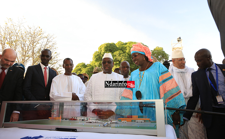 Travaux de réhabilitation de l’aéroport de Saint-Louis : Macky SALL a posé la première pierre ( vidéo)