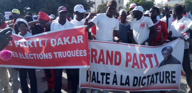 Marche de l’opposition : des milliers de personnes se sont mobilisées à Dakar ( Photos)