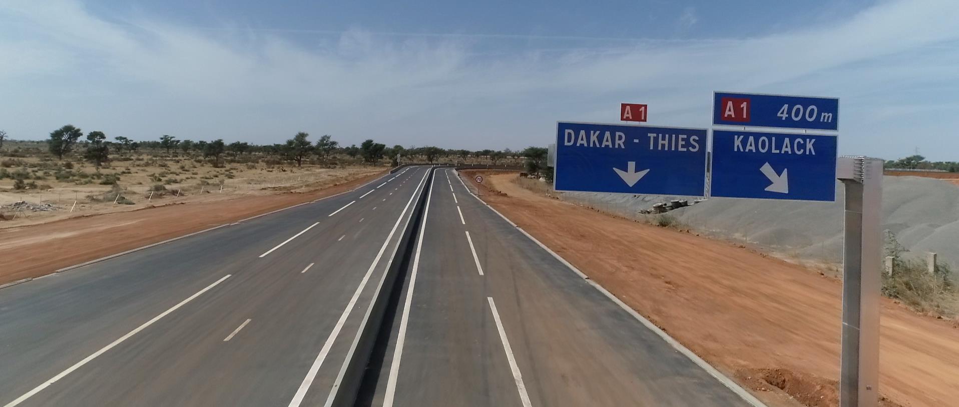 Macky Sall a inauguré le tronçon de l’autoroute Aéroport international Blaise Diagne (AIBD)-Mbour-Thiès