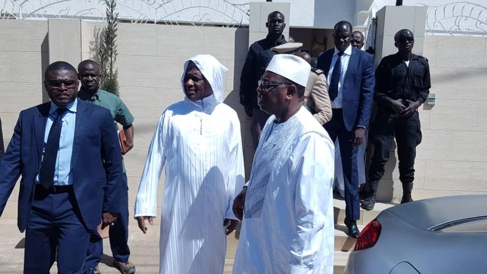 Macky Sall chez Serigne Modou Kara ( Photos) Macky Sall chez Serigne Modou Kara ( Photos)