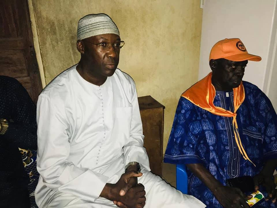 Abdou Rahim KÉBÉ avec des jeunes du REWMI