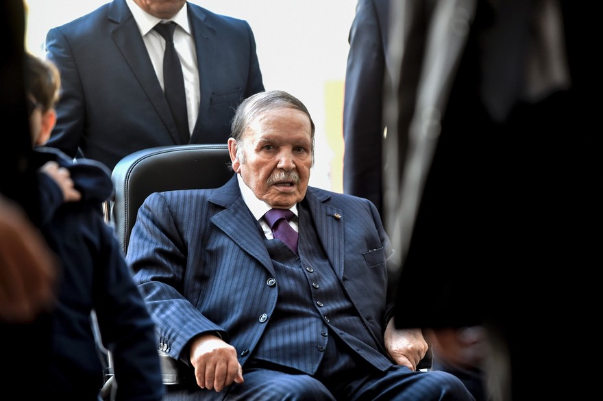 5e mandat : Bouteflika renonce