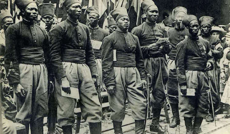 Mode de prestation de serment des Almamis et des Tirailleurs sénégalais. Par Mamadou Youry SALL Mode de prestation de serment des Almamis et des Tirailleurs sénégalais. Par Mamadou Youry SALL