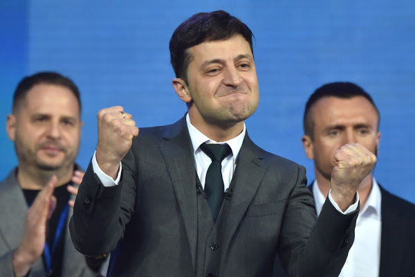 Ukraine : le comédien Zelensky élu président avec 73% des voix