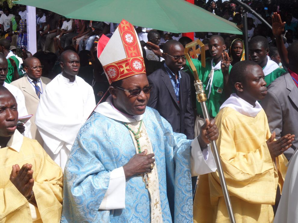 MONSEIGNEUR ERNEST SAMBOU, évêque de Saint-Louis : " Au Sénégal, il n'y a pas de continuité, ce qui induit l'indiscipline et le manque de responsabilité "
