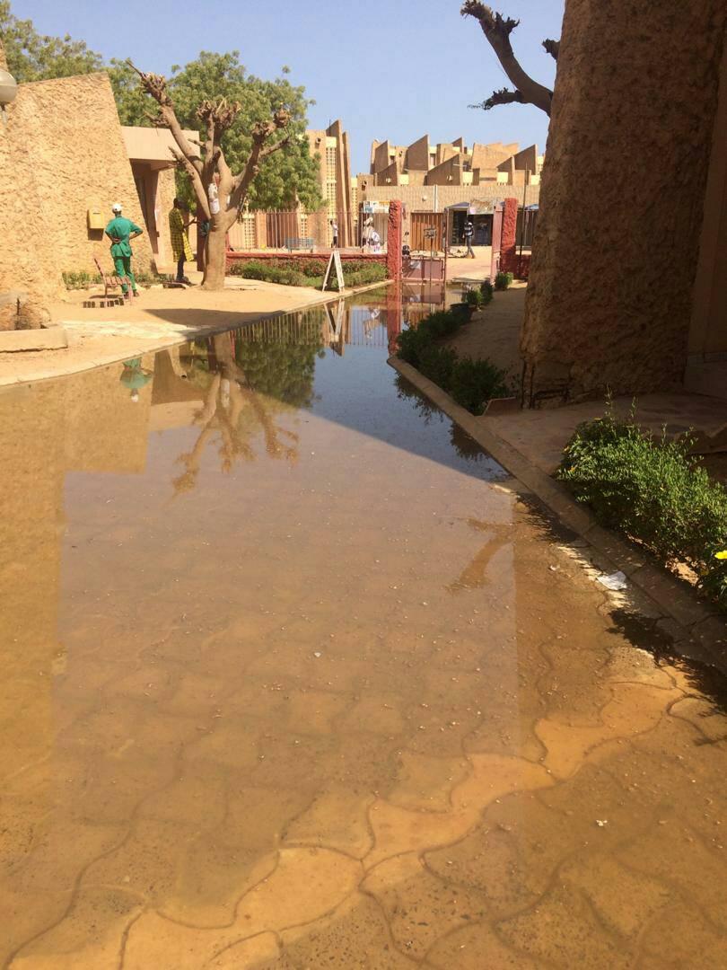 UGB : le campus social sous les eaux usées (photos)