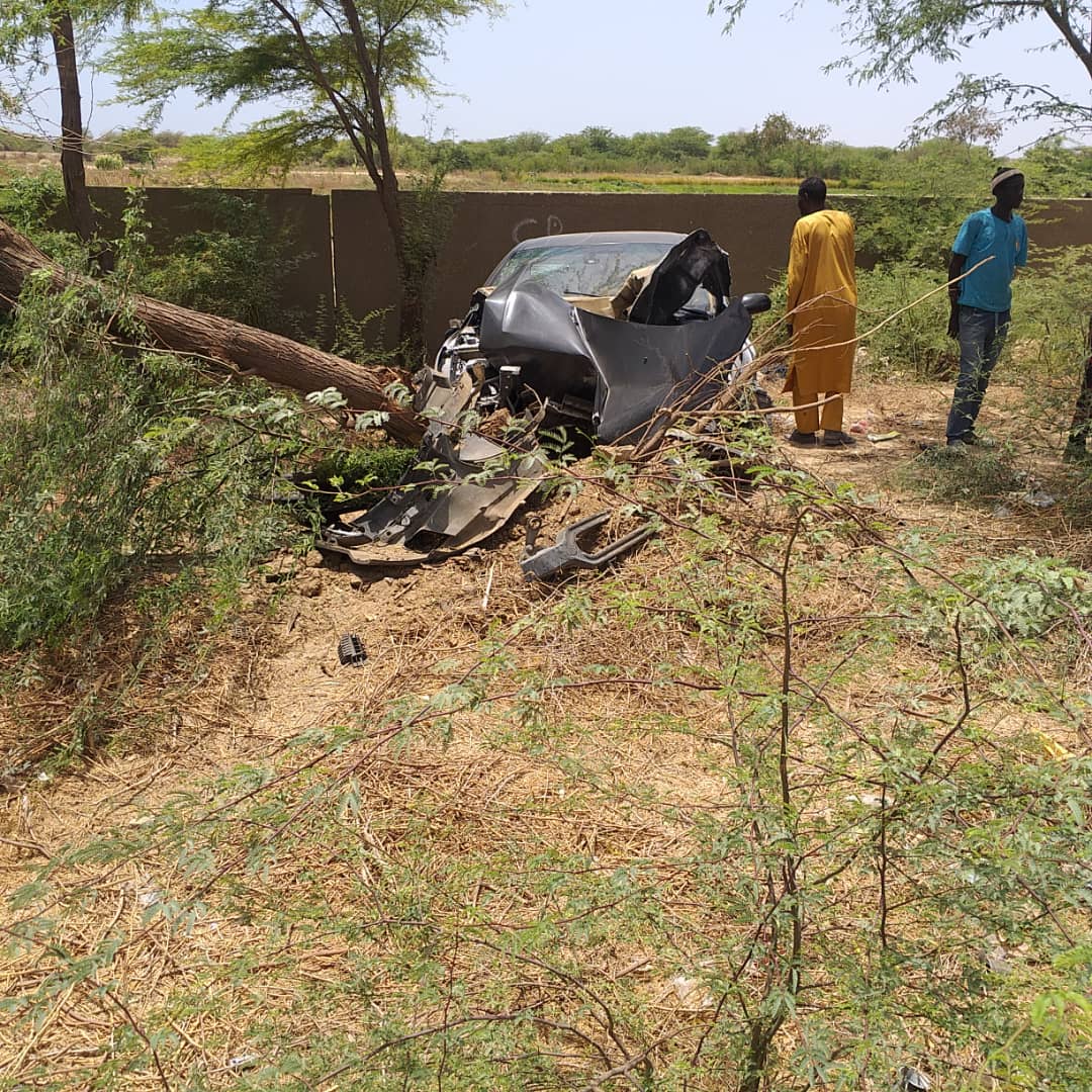 Accident à hauteur de l’UGB : Un particulier dérape en évitant une ... ( Photos)