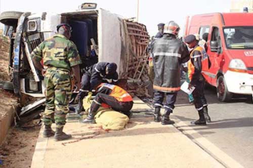 Kaolack : Un bus se renverse et fait 5 morts Kaolack : Un bus se renverse et fait 5 morts