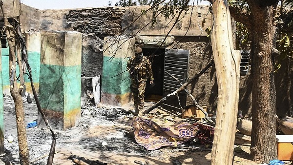 Massacre de Sobane au Mali: deuil national de trois jours et premières sanctions