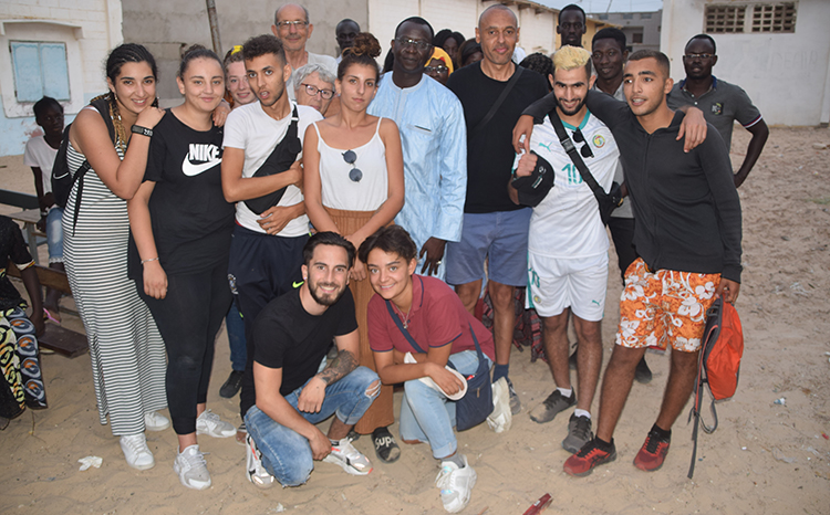 Coopération internationale : Une dizaine de jeunes Français en projet solidaire à Guet-Ndar (vidéo)