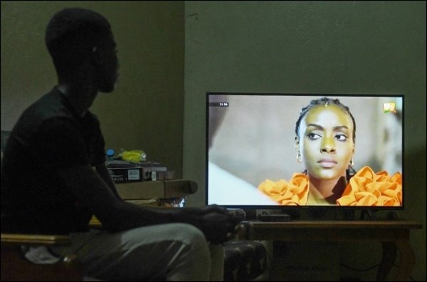 Contribution - La socialisation des enfants et des adolescents par la télévision au Sénégal. Par Dr. Demba SECK