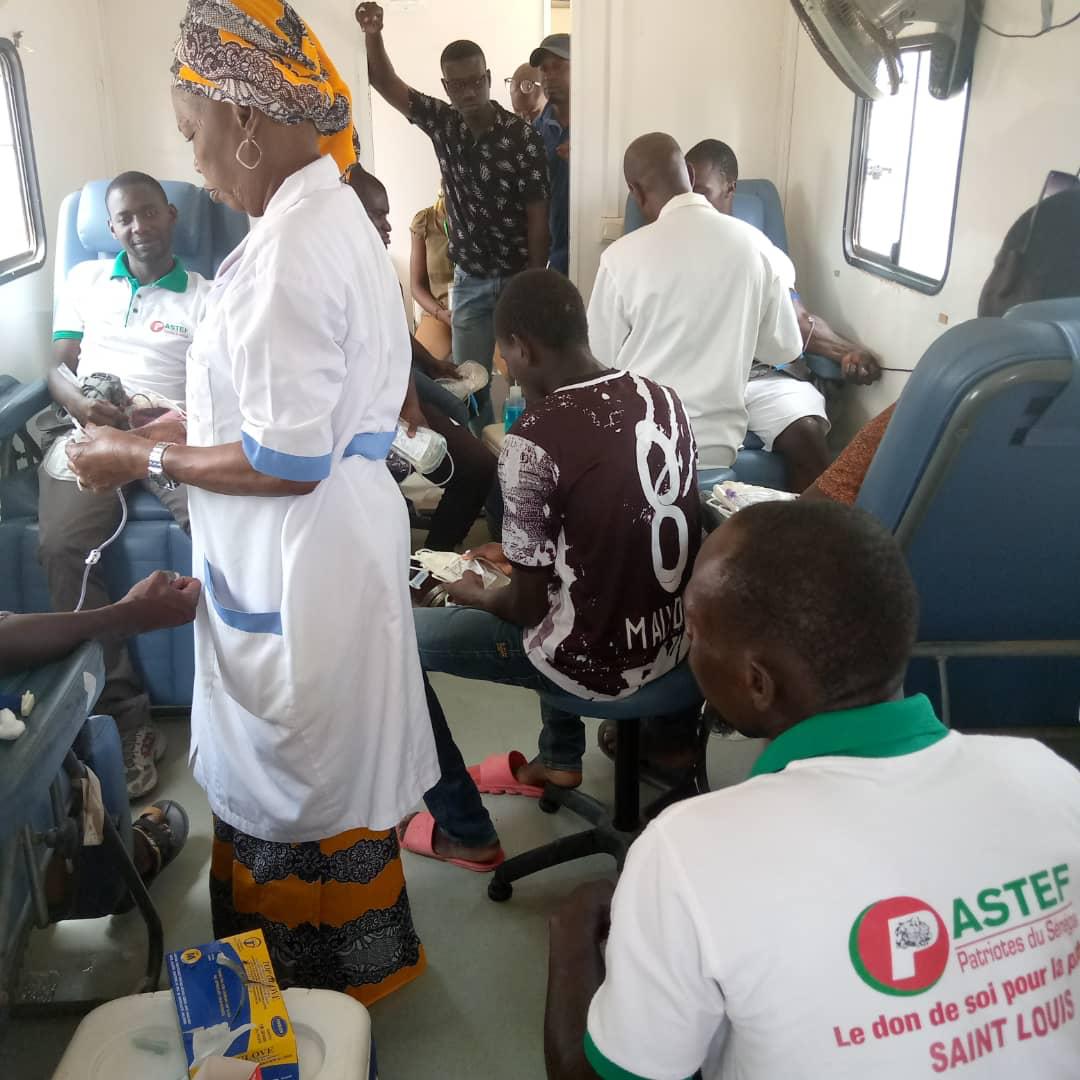 Saint- Louis : les "Patriotes" au secours de la banque de sang (photos) Saint- Louis : les "Patriotes" au secours de la banque de sang (photos)