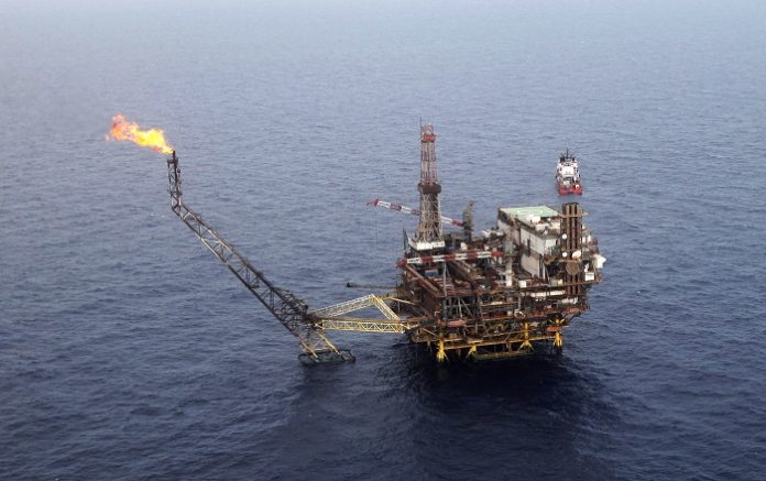 ​Affaire Petro-Tim : un témoin brandit un document sur les opérations pétrolières et garde le silence