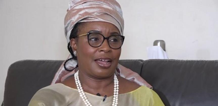 Ndèye Fatou Ndiaye Blondin : ” On doit diminuer le budget de la présidence pour payer les dettes de la Senelec”
