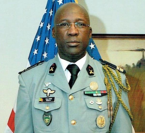 Bloqué à l’Aibd : Le Colonel Kébé retourne à Saint-Louis, son passeport lui est restitué