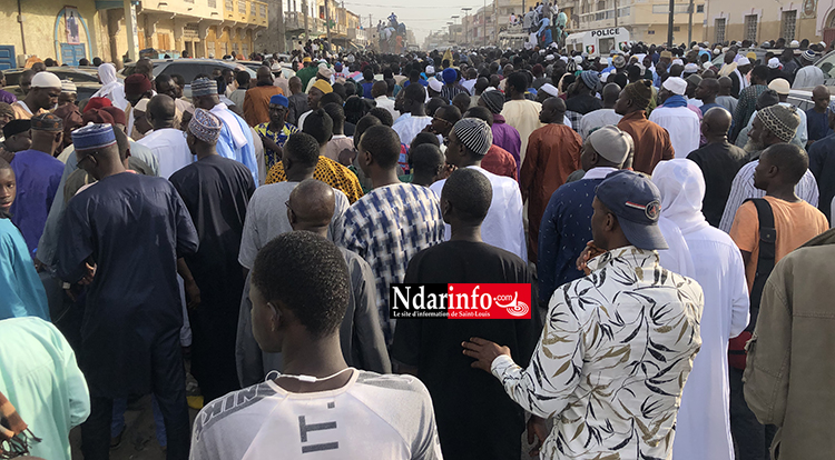 THIAKA NDIAYE : Une impressionnante foule accompagne Zeynou Abidine DIOP (photos)