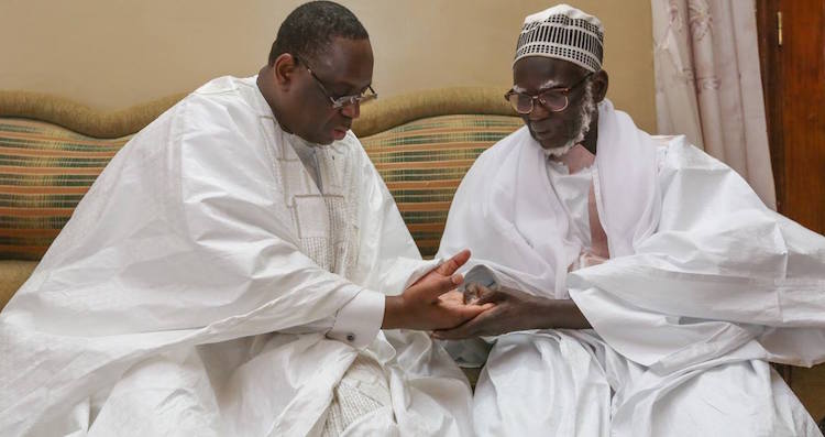 Allègement du couvre-feu et réouverture des mosquées : Les promesses de Macky SALL à Serigne Mountakha