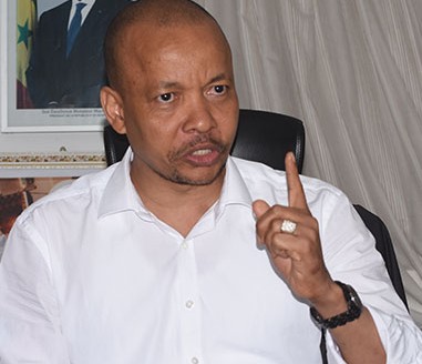 "Souleymane Jules Diop raconte des histoires" "Souleymane Jules Diop raconte des histoires"