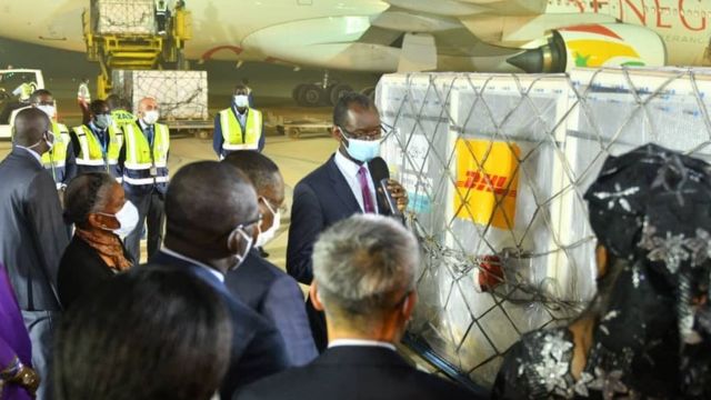 Achat ou don : « Le Sénégal a reçu gratuitement 200.000 doses de vaccins chinois », assure un média français