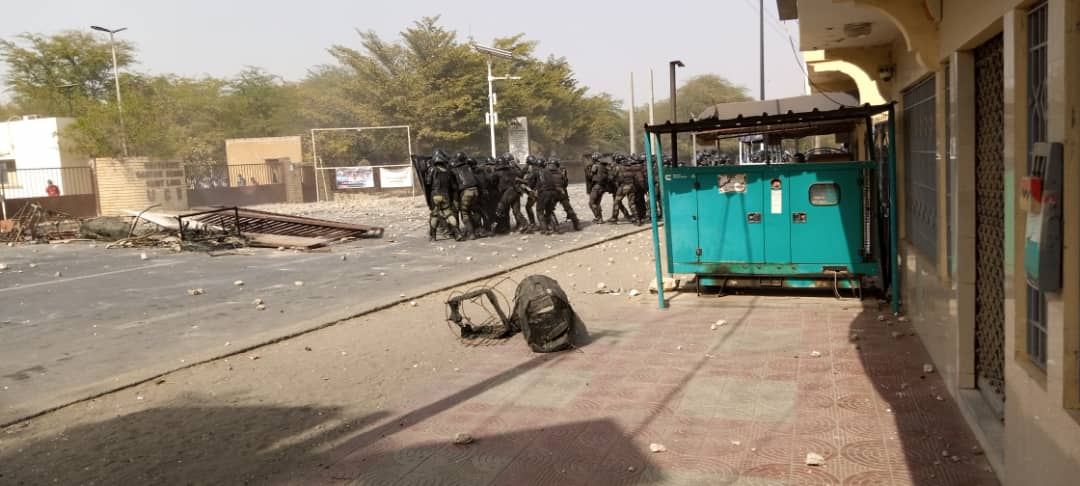 Arrestation d’Ousmane SONKO : ça chauffe à l’UGB de Saint-Louis (photos)