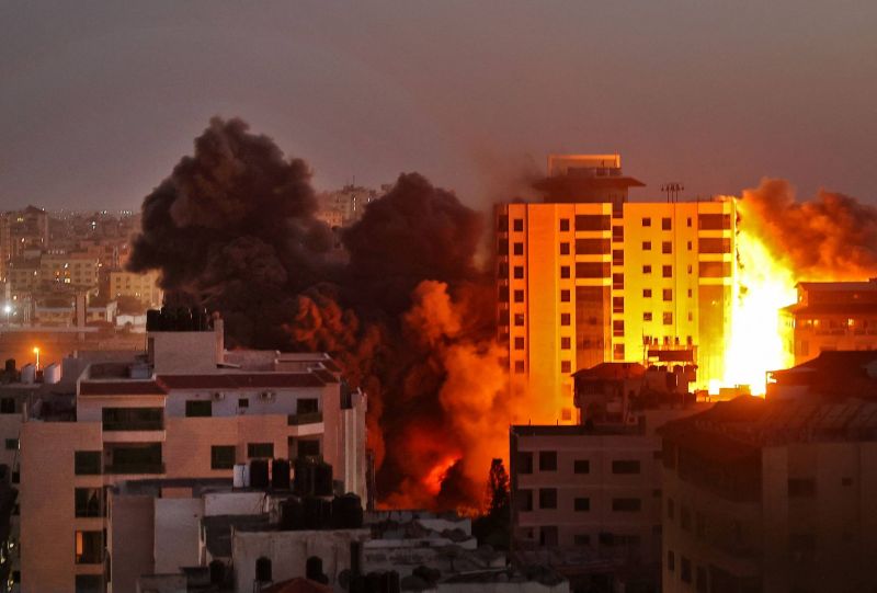 Une série de raids les plus violents sur la ville de Gaza, causant de gros dommages matériels