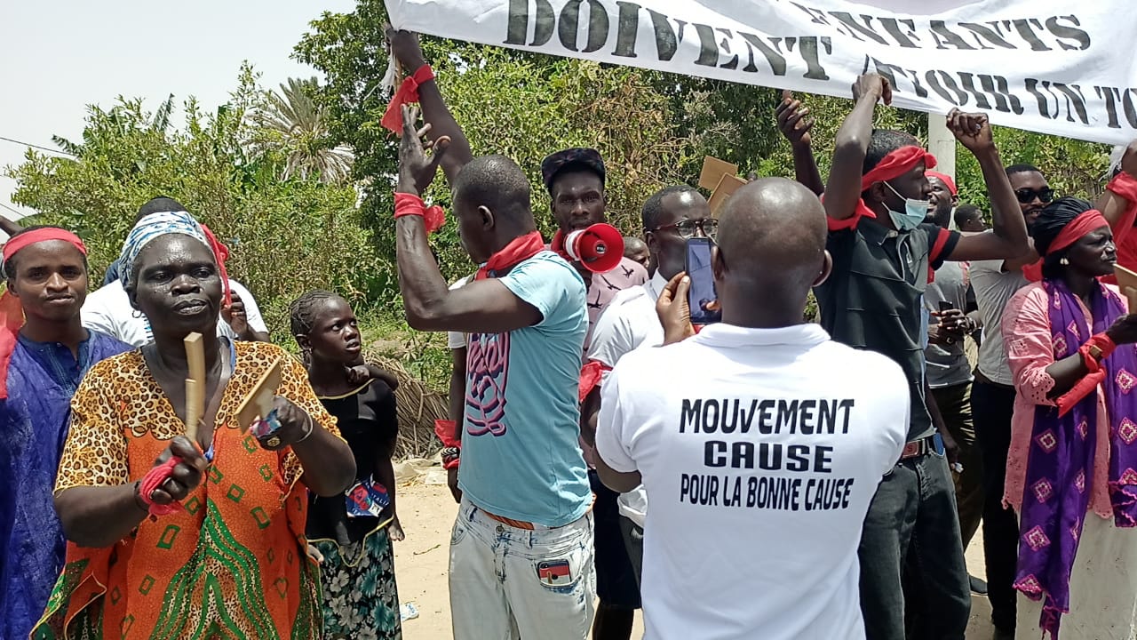 Visite de Macky SALL à Saint-Louis : Brassards rouges au croisement de BANGO (vidéo)