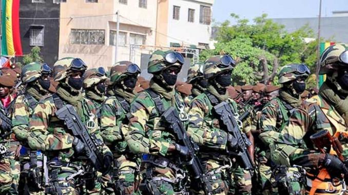 Le Sénégal s’apprête à envoyer des centaines de soldats en Gambie