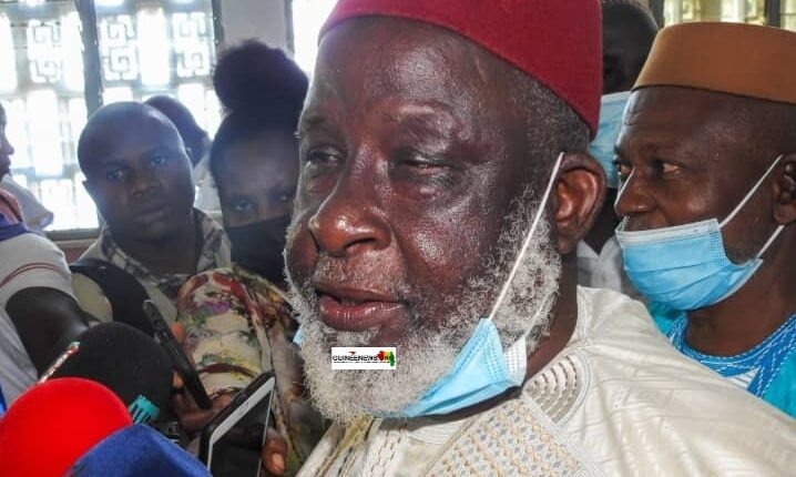 Le grand imam de Conakry sur le putsch : « les chefs religieux ne s’opposent pas à la volonté divine » Le grand imam de Conakry sur le putsch : « les chefs religieux ne s’opposent pas à la volonté divine »