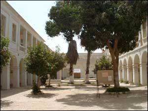 Déclaration à la Nation : Macky Sall a annonce la réhabilitation du lycée Ameth Fall de Saint-Louis.