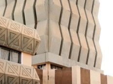 Education : Macky Sall salue « la maturité » des étudiants. Education : Macky Sall salue « la maturité » des étudiants.