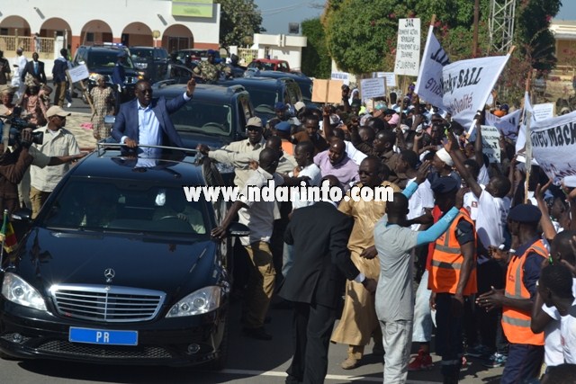 Macky Sall à Saint-Louis s’offre un bain de foule(Photos&Vidéos)