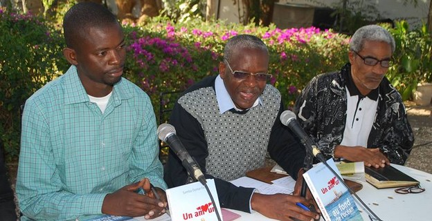 Saint-Louis : les qualités narratives de Samba Oumar Fall saluées par les critiques Saint-Louis : les qualités narratives de Samba Oumar Fall saluées par les critiques