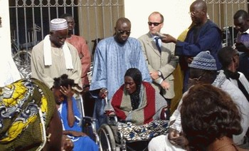 L’association  française «En Avant roule » au chevet des personnes handicapées de Saint-Louis.