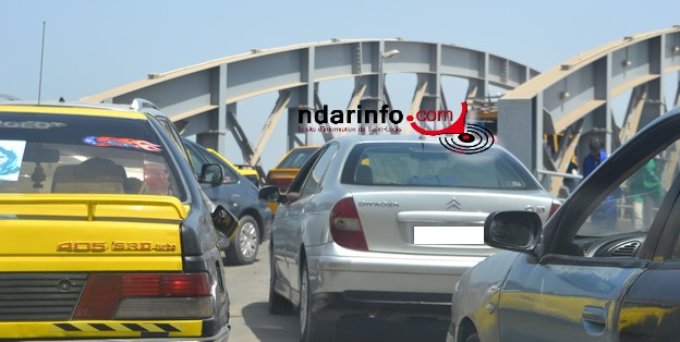 URGENT - Carambolage sur le pont Faidherbe : 4 véhicules se heurtent mutuellement.