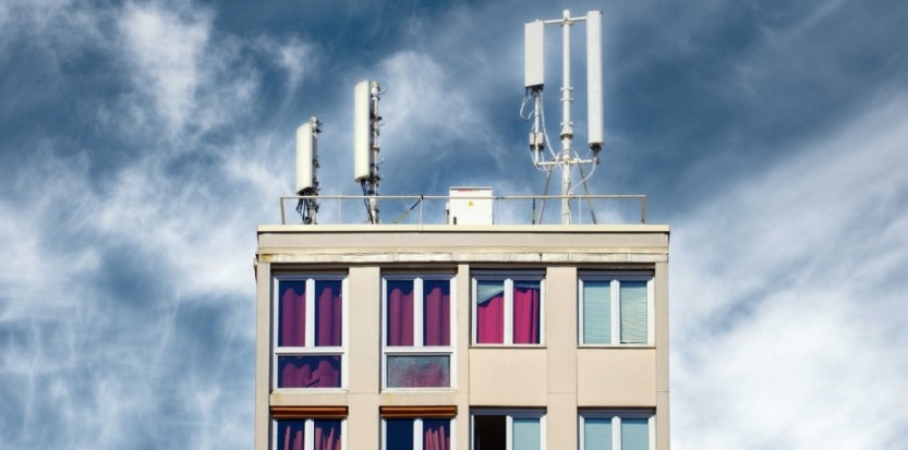 Portables, Wi-Fi, tablettes : les vrais dangers des ondes