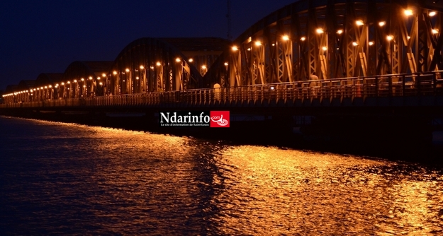 Le Pont Faidherbe de Saint-Louis,  « Le pont le plus léger du monde », selon le Routard.