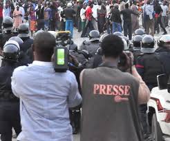 Urgent: Les journaliste pris en otages par les gendarmes