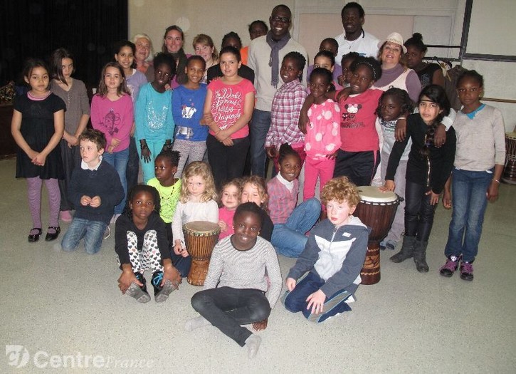 Abdou Guité Seck () a rencontré les stagiaires drouais, au côté de Babacar Sall (). - ECHO REPUBLICAIN Photo