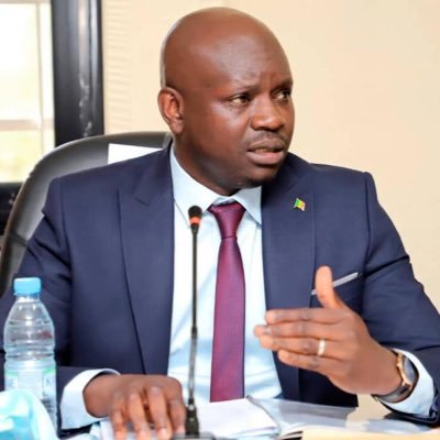 UGB : Papa Ibrahima Faye ordonne la fermeture du campus social UGB : Papa Ibrahima Faye ordonne la fermeture du campus social