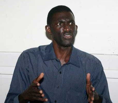 Ansoumana Dione cherche des moyens pour tenir le meeting des malades mentaux errants : Ansoumana Dione cherche des moyens pour tenir le meeting des malades mentaux errants :