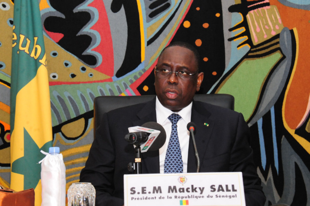 La mémoire balafrée par les énormités de Mbagnick Ndiaye : Macky Sall interdit aux militants d’assister désormais aux cérémonies de passation de servic