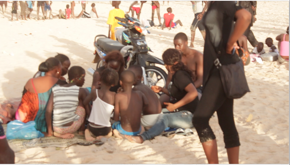 PHOTOS - Célébration du 15 aout : la grande ruée vers la plage de l'hydrobase. Regardez