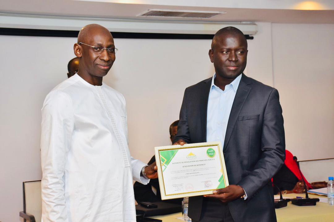 Passation des marchés publics : le DG de l’ADM Cheikh Issa Sall  obtient la mention "très satisfaisante’" Passation des marchés publics : le DG de l’ADM Cheikh Issa Sall  obtient la mention "très satisfaisante’"