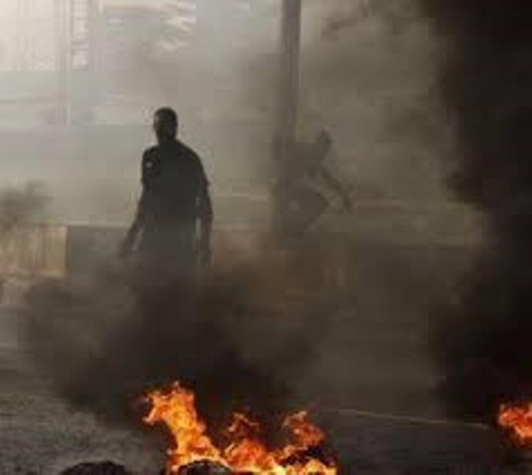 Les jeunes de Ourossogui brûlent des pneus pour exiger la libération de onze d’entre eux