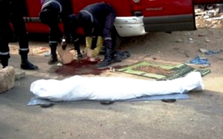 Collision mortelle entre un scooter et un véhicule à l’entrée de Saint-Louis : deux hommes meurent tragiquement.